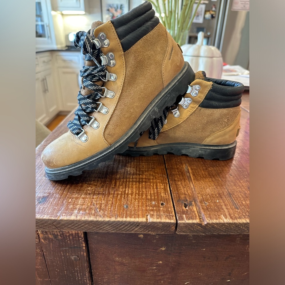Sorel Ainsley Conquest hiking boot